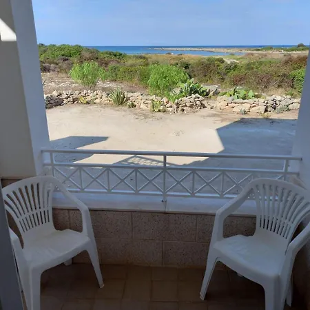 Casa Fronte Mare Apartment *