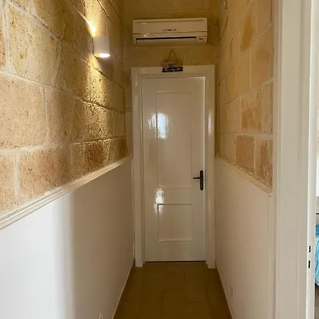 Casa Fronte Mare Apartment *